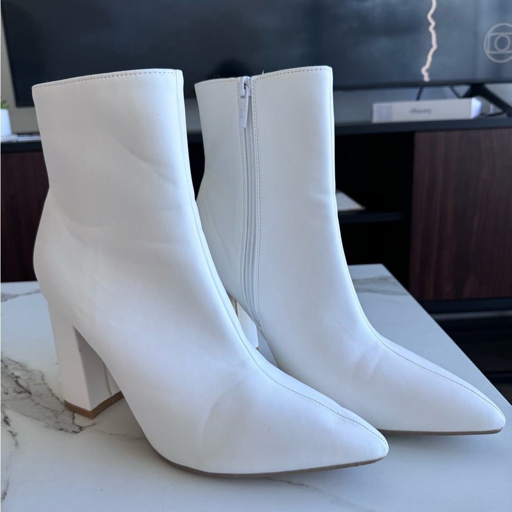 White boots 9 size